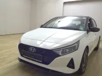 Gebraucht Hyundai i20 Comfort 101 PS (74 kW) 2021 Polar white/ black / sol Kleinwagen