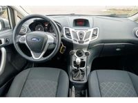 Gebraucht Ford Fiesta Trend 82 PS (60 kW) 2011 Polarsilber metallic (metallic) Kleinwagen