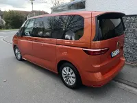 Gebraucht VW Multivan 150 PS (110 kW) 2024 Orange Van / Kleinbus