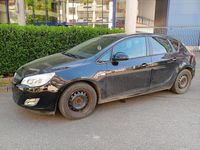 Second-hand Opel Astra 115 CP (84 kW) 2011 Negru Hatchback