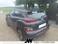Gebraucht Hyundai Kona Select 100 kW (136 PS) 2022 Schwarz SUV