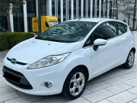Usata Ford Fiesta Titanium 95 CV (69 kW) 2011 Bianco Utilitaria