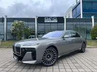 Gebraucht BMW 740 M Sport 299 PS (219 kW) 2025 Oxidgrau ii metallic Limousine