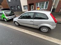Gebraucht Ford Fiesta 70 PS (51 kW) 2005 Grau Kleinwagen