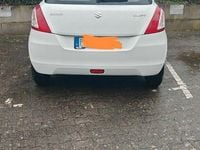 Gebraucht Suzuki Swift Club 94 PS (69 kW) 2015 Weiß Kleinwagen