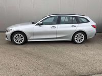 Gebraucht BMW 320 190 PS (139 kW) 2021 Glaciersilber metallic Kombi