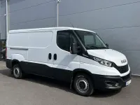 Second-hand Iveco Daily 136 CP (100 kW) 2022 Alb Monovolum
