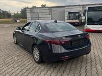 Gebraucht Alfa Romeo Giulia 180 PS (132 kW) 2016 Blau Limousine