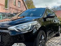 Gebraucht Hyundai i20 Active 84 PS (61 kW) 2017 Schwarz Kleinwagen