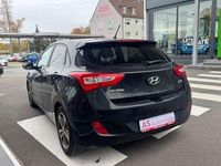 Gebraucht Hyundai i30 Passion 101 PS (74 kW) 2016 Schwarz Kleinwagen