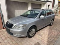 gebraucht Skoda Octavia Combi 1.6 TDI DPF 8-fach bereift Parkpilot