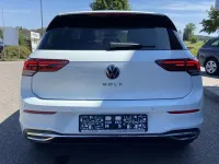 Gebraucht VW Golf VIII Active 150 PS (110 kW) 2023 Weiß Limousine