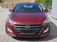 Gebraucht Hyundai i30 Classic 101 PS (74 kW) 2016 Rot Limousine