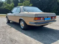 Gebraucht Mercedes 230 136 PS (100 kW) 1981 Gold Coupé