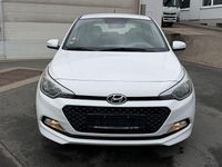 Gebraucht Hyundai i20 GO! 75 PS (55 kW) 2016 Weiß Limousine