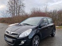 Gebraucht Hyundai i20 Edition 77 PS (56 kW) 2011 Schwarz Kleinwagen