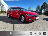 Gebraucht VW Passat Business 122 PS (89 kW) 2023 Rot Kombi