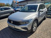 Gebraucht VW Tiguan Life 150 PS (110 kW) 2023 Reflexsilber metallic (metallic) SUV
