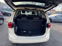 Gebraucht VW Touran 116 PS (85 kW) 2019 Beige Van / Kleinbus