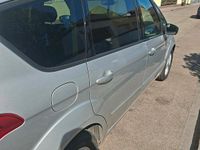 Second-hand Ford S-MAX S 140 CP (102 kW) 2014 Argintiu Monovolum