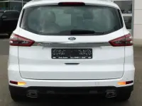 Gebraucht Ford S-MAX Titanium 179 PS (131 kW) 2018 Weiß Van / Kleinbus