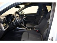 Gebraucht Audi A3 Ambiente 150 PS (110 kW) 2024 Arkonaweiß Limousine