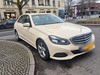 Gebraucht Mercedes E200 170 PS (125 kW) 2016 Gelb Limousine