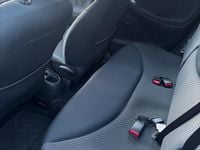 Gebraucht Toyota Yaris 87 PS (63 kW) 2004 Silber Kleinwagen