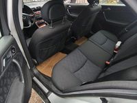 Second-hand Mercedes 220 143 CP (105 kW) 2000 Argintiu Berlinǎ