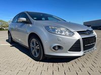 Używany Ford Focus SYNC Edition 116 KM (85 kW) 2014 Srebrny Sedan/Limuzyna