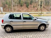 Second-hand VW Polo 60 CP (44 kW) 2000 Argintiu Hatchback