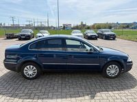 Gebraucht VW Passat Highline 131 PS (96 kW) 2004 Blau Limousine
