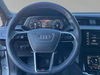 Gebraucht Audi e-tron Ambiente 369 kW (503 PS) 2023 Gletscherweiß metallic SUV