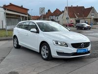 Gebraucht Volvo V60 150 PS (110 kW) 2017 Weiß Kombi