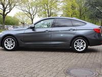 Gebraucht BMW 318 143 PS (105 kW) 2014 Grau Limousine