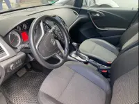Usado Opel Astra Exklusiv 170 HP (125 kW) 2015 Prateado Sedan