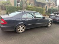 Gebraucht Mercedes E220 Elegance 170 PS (125 kW) 2006 Blau Limousine