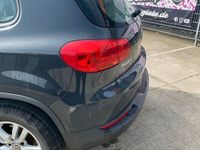gebraucht VW Tiguan (5N_) 1.4 TSI Kombilimousine grau EZ 09/2014