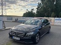 Gebraucht Mercedes E220 194 PS (142 kW) 2019 Schwarz Kombi