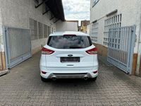 Gebraucht Ford Kuga Individual 179 PS (131 kW) 2016 Weiß SUV