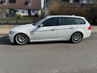 Gebraucht BMW 330 Performance 245 PS (180 kW) 2011 Weiß Kombi