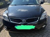 Gebraucht Kia Ceed 90 PS (66 kW) 2012 Schwarz Kleinwagen