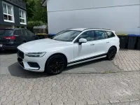 Gebraucht Volvo V60 190 PS (139 kW) 2019 Weiß Kombi