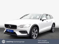 Gebraucht Volvo V60 CC Plus 197 PS (144 kW) 2023 Crystal weißperleffekt Kombi