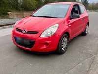 Gebraucht Hyundai i20 75 PS (55 kW) 2009 Rot Kleinwagen