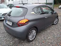 gebraucht Peugeot 208 Allure *1.HAND / NAVIGATIONSSYSTEM*