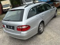 Usado Mercedes E220 150 CV (110 kW) 2006 Plateado Familiar