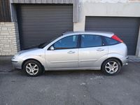 Gebraucht Ford Focus Ghia 116 PS (85 kW) 2002 Silber Limousine