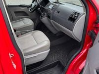 Gebraucht VW T5 131 PS (96 kW) 2008 Rot Van