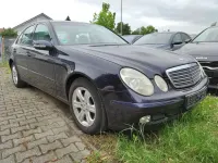 Second-hand Mercedes E240 177 CP (130 kW) 2004 Albastru Berlinǎ